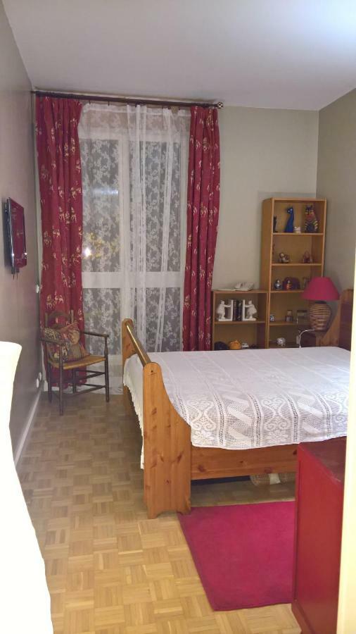 Appartement Meuble Garches Exteriér fotografie